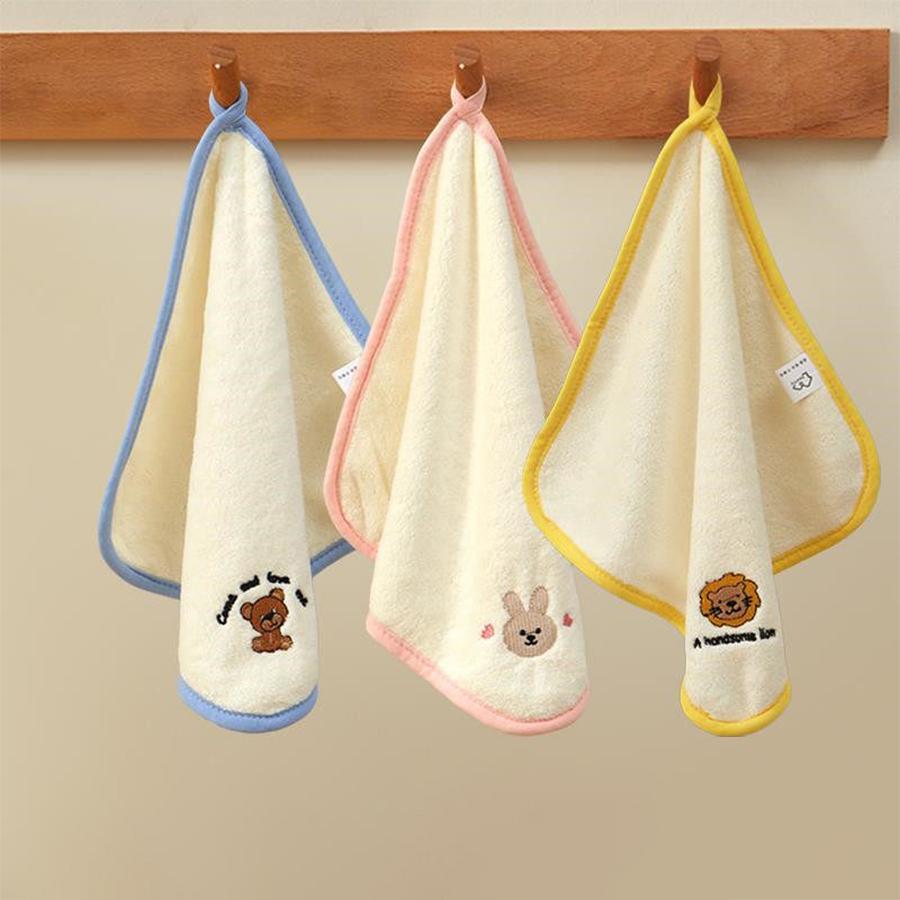 New Pattern with Fashionable Small Animal Designs, Children's Towel, Soft and Skin-Friendly Baby Towel, Made of Coral Fleece, Highly Absorbent,