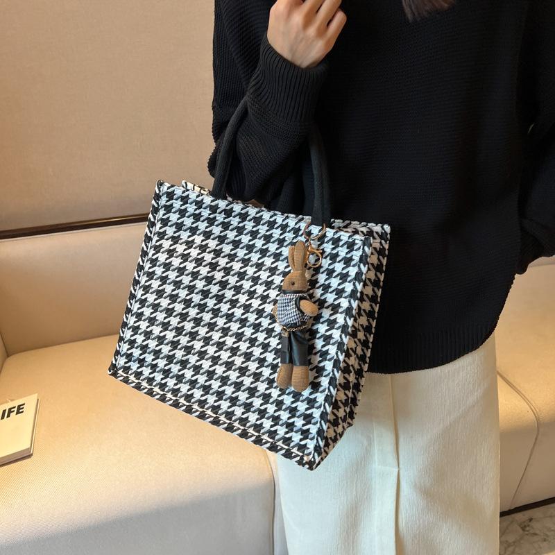 Large Capacity Tote Bag New Style Commuter Mother Bag Female Ins High School Student Shoulder Bag Female Summer