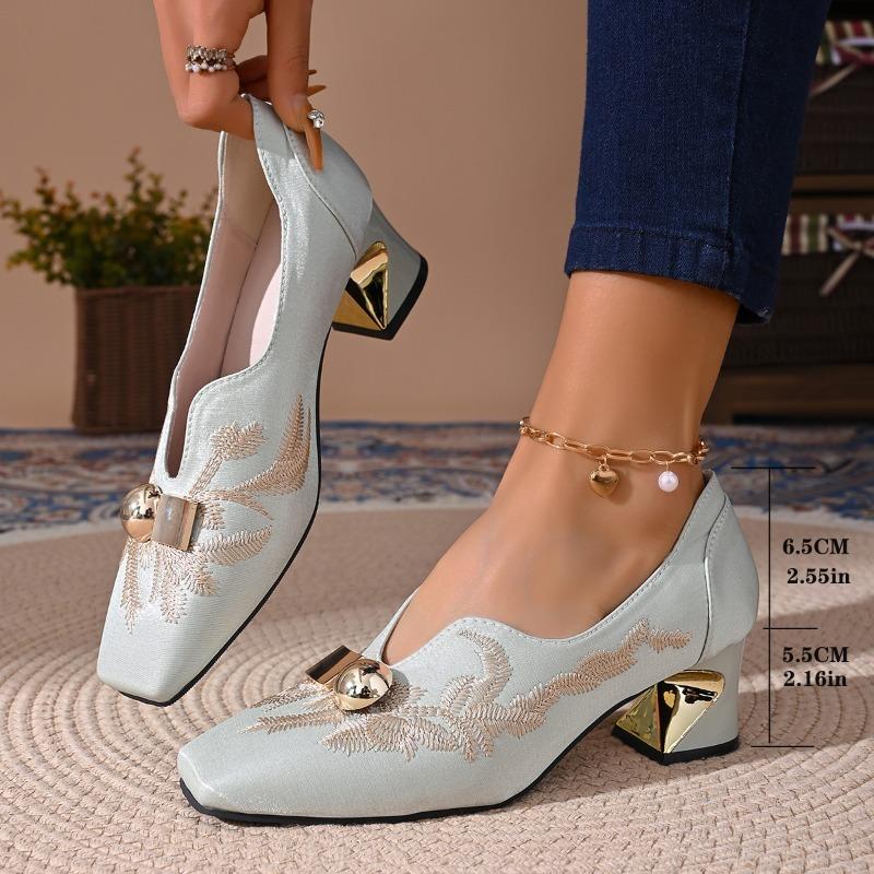 Elegant Embroidery Pattern Pumps Women Spring Autumn Comfort Thick Heel Square Toe Loafers for Woman Metal Detor Shoes Female