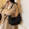 Large Capacity Commuter Shoulder Bag Women's Rhombic Lightweight Crossbody Bag