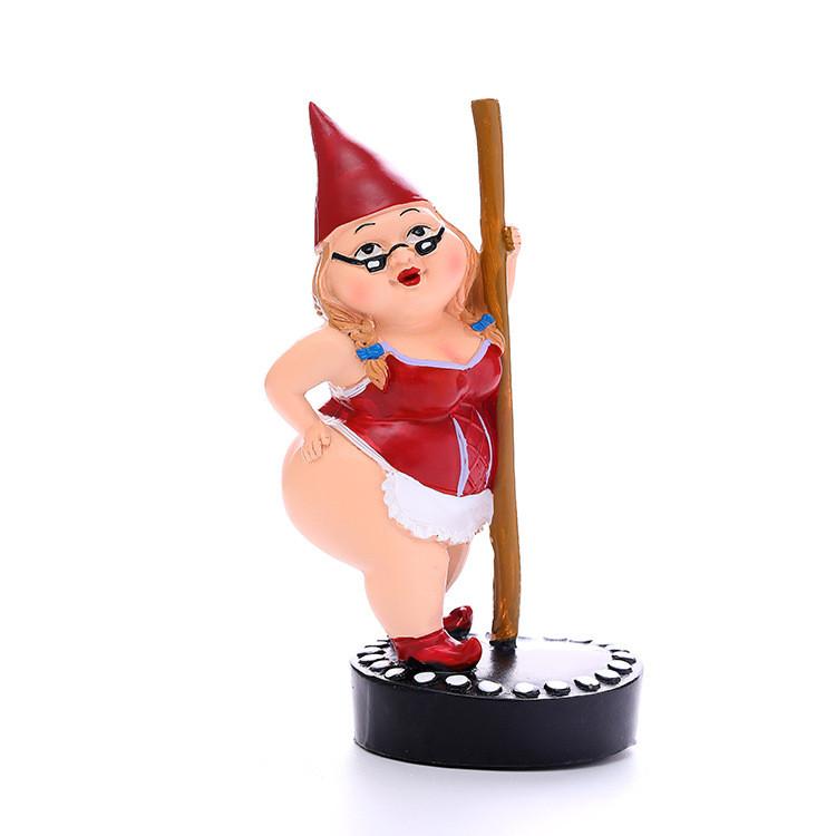 Resin Garden Gnome Figurine With European Style For Outdoor Decor