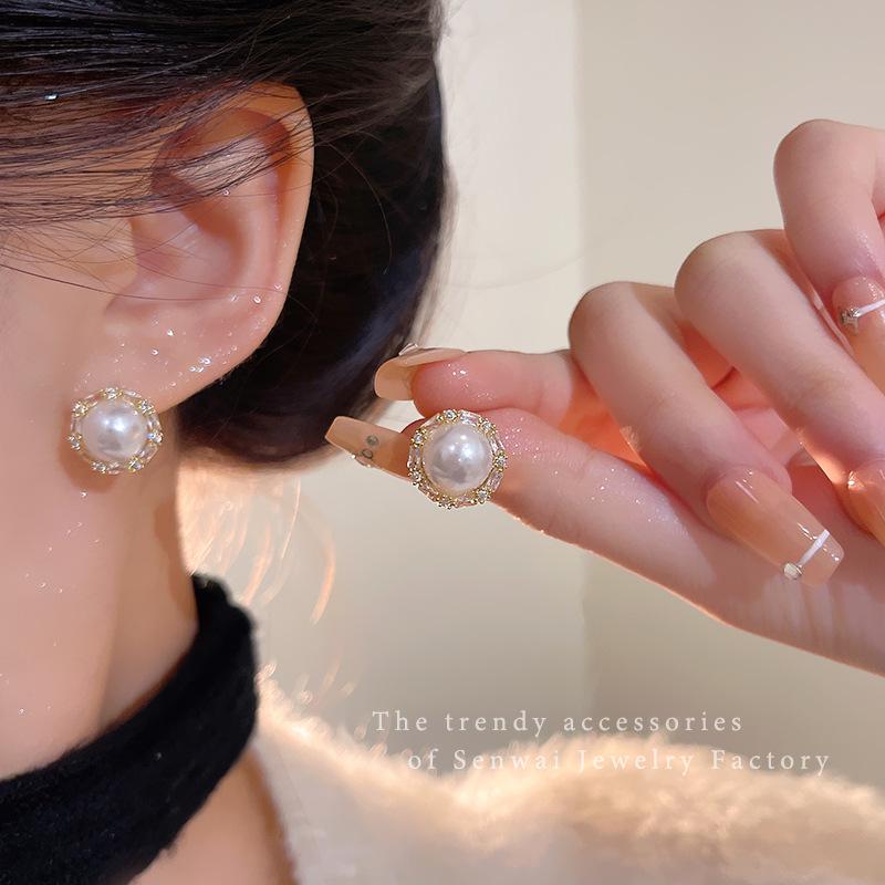 

Miniature zircon pearl earrings, womanly socialite stud earrings, annual ears