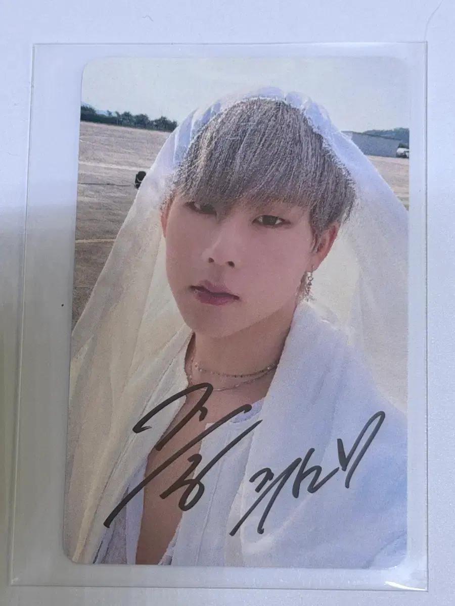 

MONSTA X Joohoney signature poka