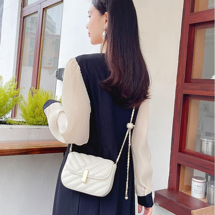 Light Luxury Niche Small Fragrance Style Bag, Women's Diamond Grid Chain Small Square Bag, Simple Single Shoulder Diagonal Cross Bag