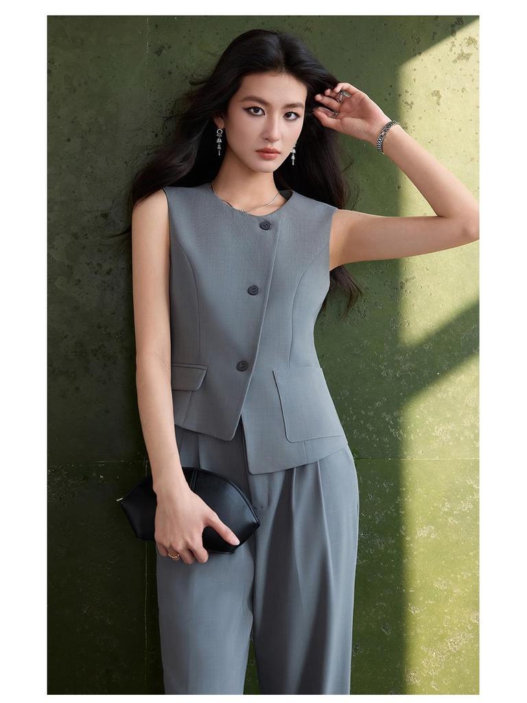Women's High-End Spring/Summer French-Design Suit with Vest and Outerwear Base Layer