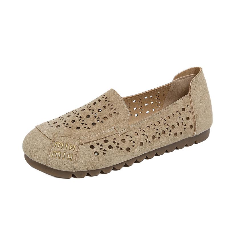 22 summer new retro flat-bottomed breathable mother shoes hollow temperament soft-soled hole shoes