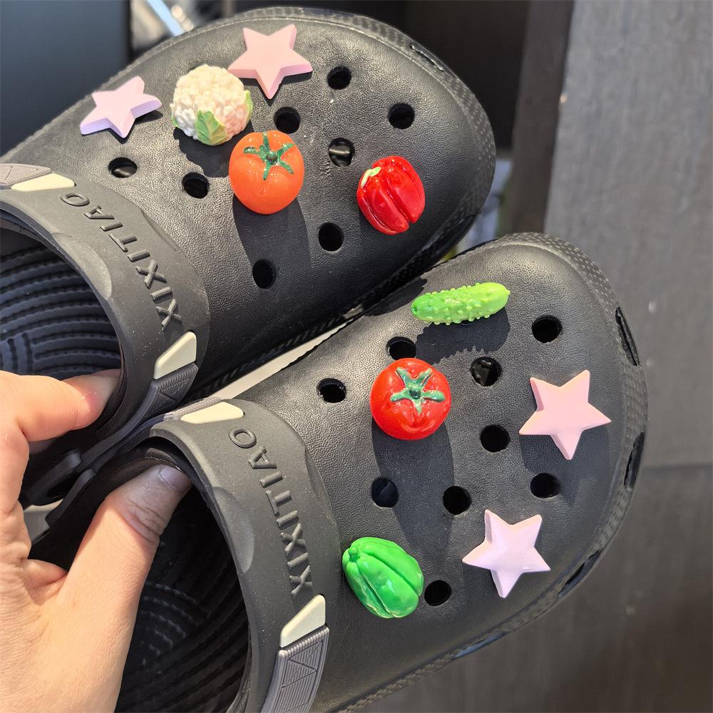 10Pcs New 3D Vegetable Shoe Charms Set Cucumber Tomato Eggplant Chili Shoe Decorations DIY Detachable Buckle Shoes Accessories