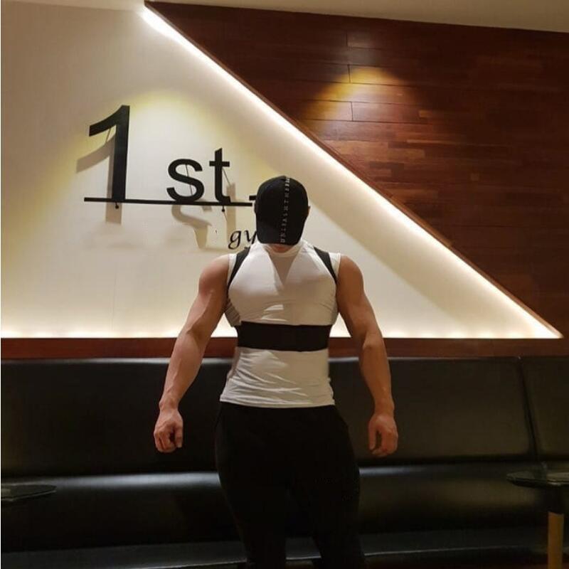 Men's Quick-Dry Sleeveless Sports Tank Top - Super Elastic Fitness & Running Vest