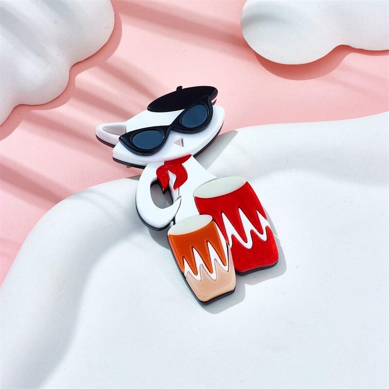 

Броши Blucome Drum Cat, женские стильные броши из акрилового материала, значок животного, милые новые шикарные подарки на день рождения, аксессуары на булавках красный