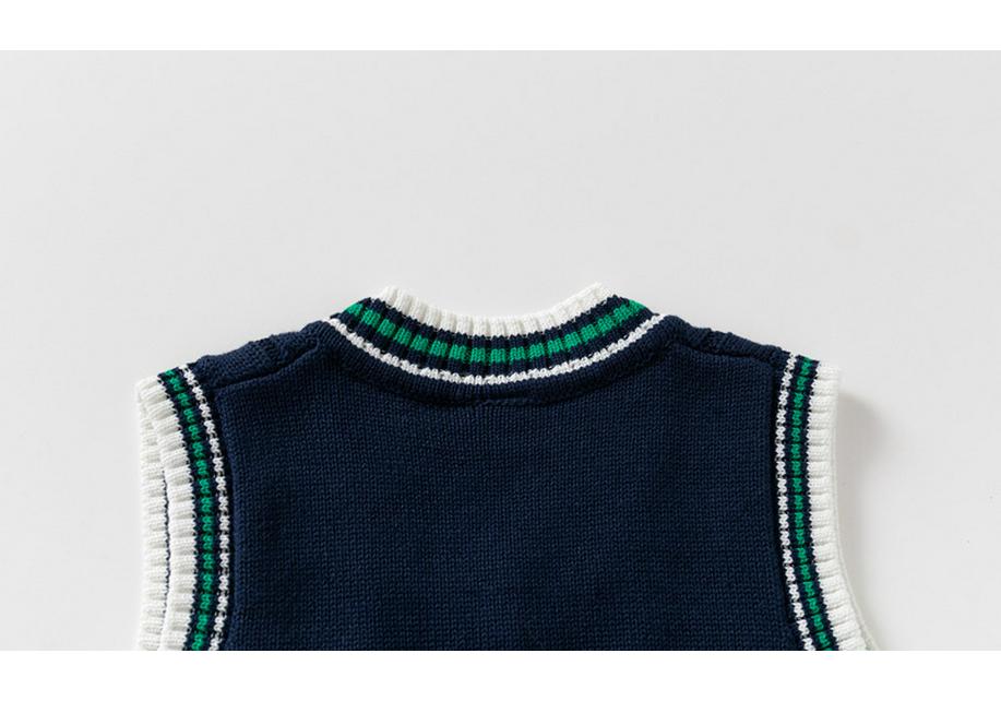 Autumn/Winter Boys' British Style V-Neck Thick Knit Cotton Yarn Sweater Vest