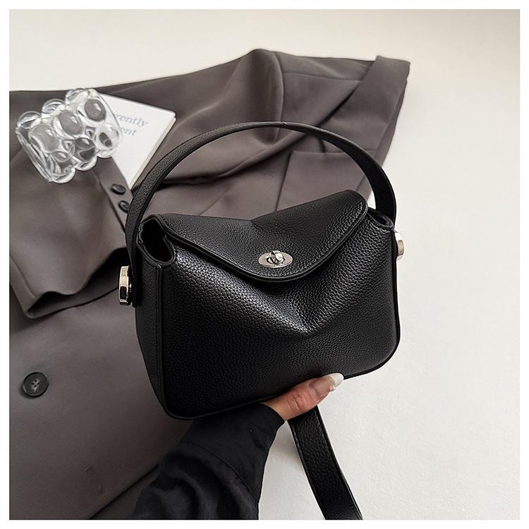 

2025 new versatile shoulder women s bag simple temperament niche high-end handbag commuter messenger bag