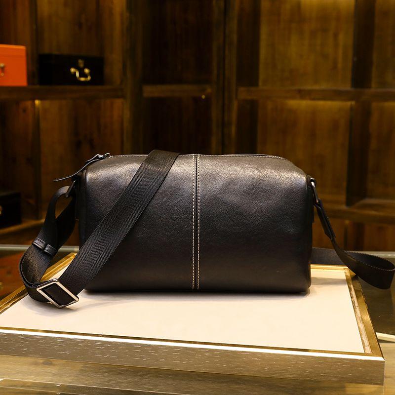 

Мужская сумка из натуральной кожи 2024 Новое поступление Рабочая одежда Сумка через плечо Первый слой коровьей кожи Маленькая кожаная сумка Повседневная мужская сумка Деловая сумка-подушка Black