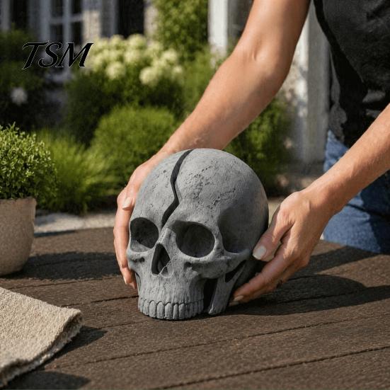 Waterproof Garden Path Lighting Cracked Skull Solar Light, Halloween Glowing Outdoor Yard Decor, Spooky Atmospheric Night for Gardens Lawn Lamp Patio