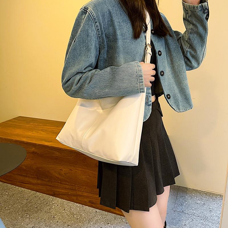 IELGY Ladies Tote Bag Large Capacity PU Commuter Retro Shoulder Armpit Bag