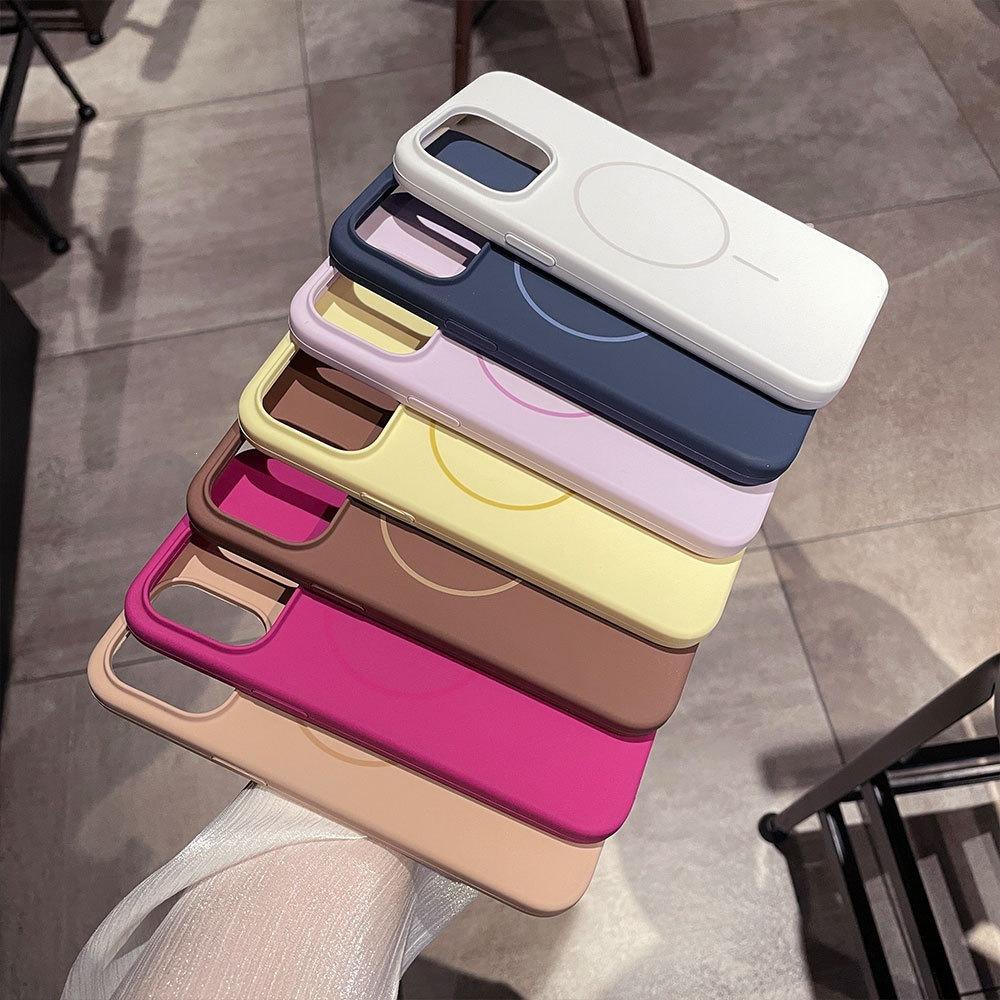 Applicable to iPhone17 magnetic suction ring liquid silicone mobile phone case large hole Apple 16 Pro Max anti-drop protective case
