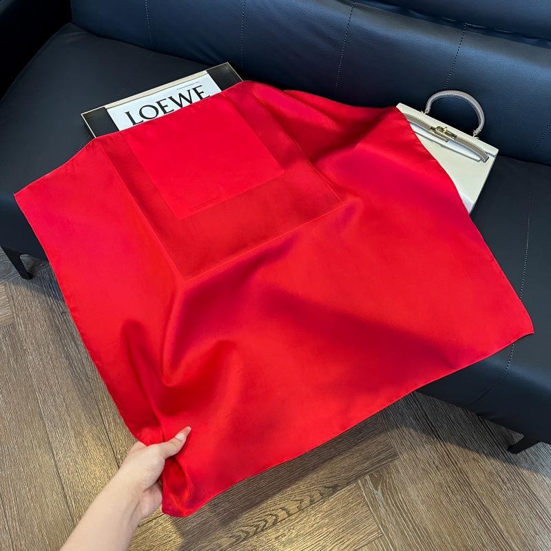New silk scarf women's fashion versatile high-end small square scarf Korean version neck protection scarf spring and autumn retro scarf binding bag