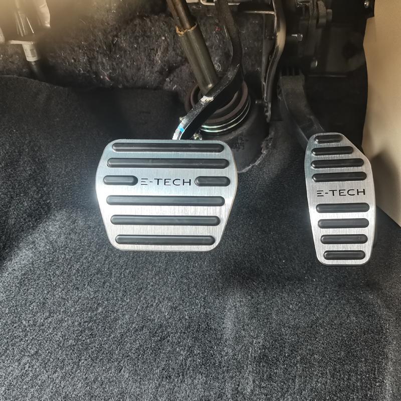 

For Renault Espace E-TECH 2025 Hybrid Accessories Alumium Alloy Rubber Brake Pedal Cover Accelerator Anti-Slip Car Styling E-TECH Letter