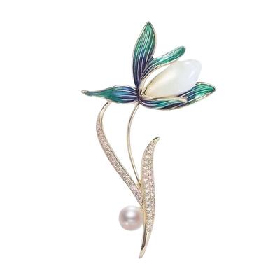Elegant Magnolia Flower Brooch Sophisticated Pin Pearls Alloy Texture Clothing Jewelry Suitable for Women Present