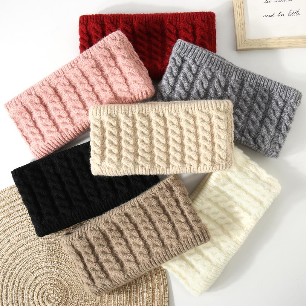 Autumn and Winter Knitted Hat, Scarf, Touch Screen Gloves, Headband, Four-piece Set, Double-layer Velvet Thermal Knitted Hat.