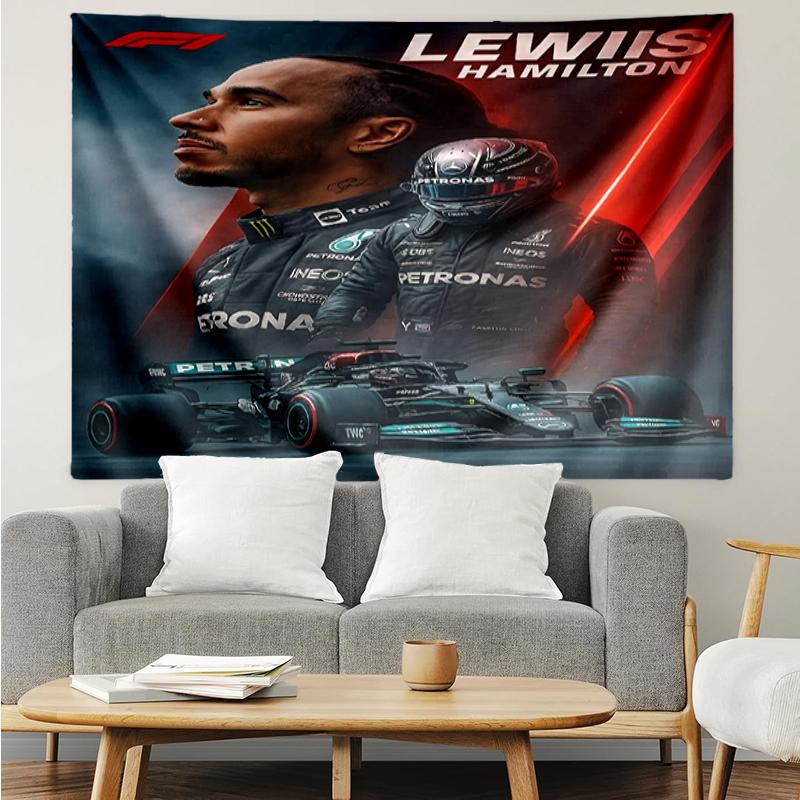 Tapestry s potiskem Lewise Hamiltona, Pozadí, Snadné zavěšení, Ideální do ložnice, kanceláře a obývacího pokoje, s estetickou nástěnnou dekorací.