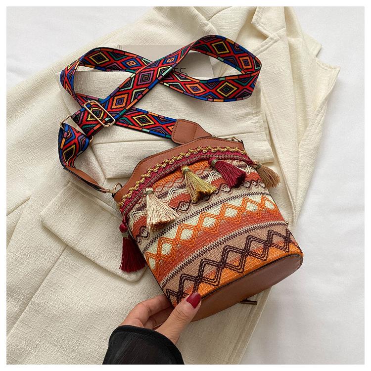 High-End 2025 Women's Ethnic Woven Tassel Crossbody Bucket Bag