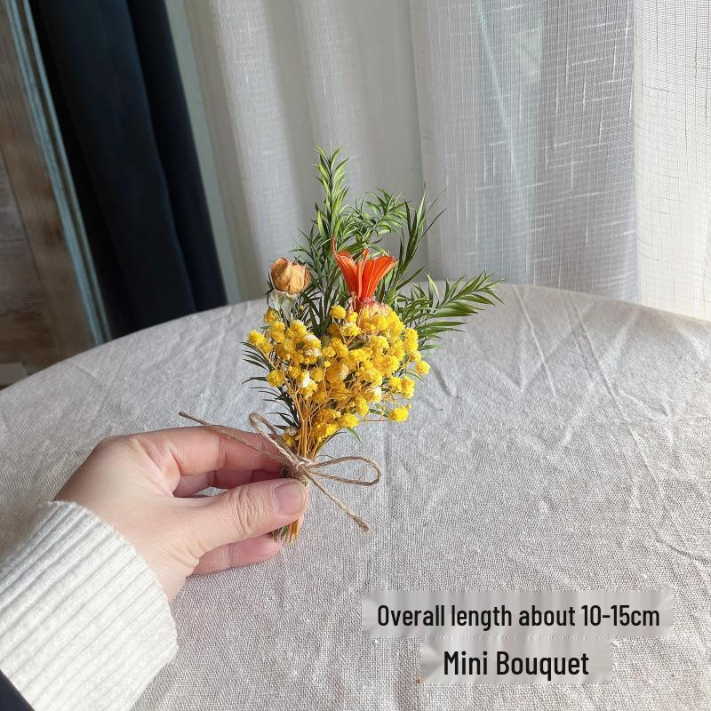 Mini Dried Flower Bouquet: Natural Air-Preserved Flowers Gift Box for DIY Decor and Handmade Ornaments.