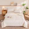 Dohia All-Season A-Class Fiber Quilt