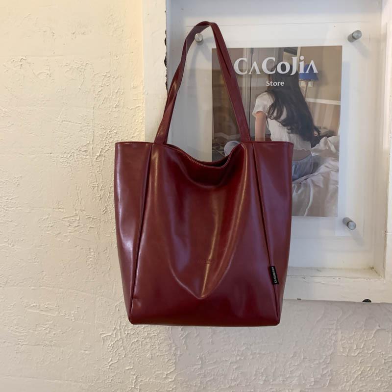 

Large-capacity bag women s retro 2025 autumn new foreign-style simple shoulder bag casual commuter tote bag women s bag