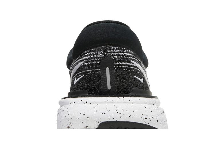 Nike ZoomX Invincible Run Flyknit Oreo