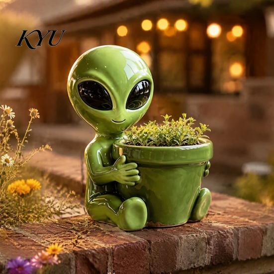 Whimsical Balcony Flower Pots Funny Alien Planter, Resin Pot, Decorative Plant Outdoor Succulents Pot for Succulents, Cactus, Sci-fi Lovers