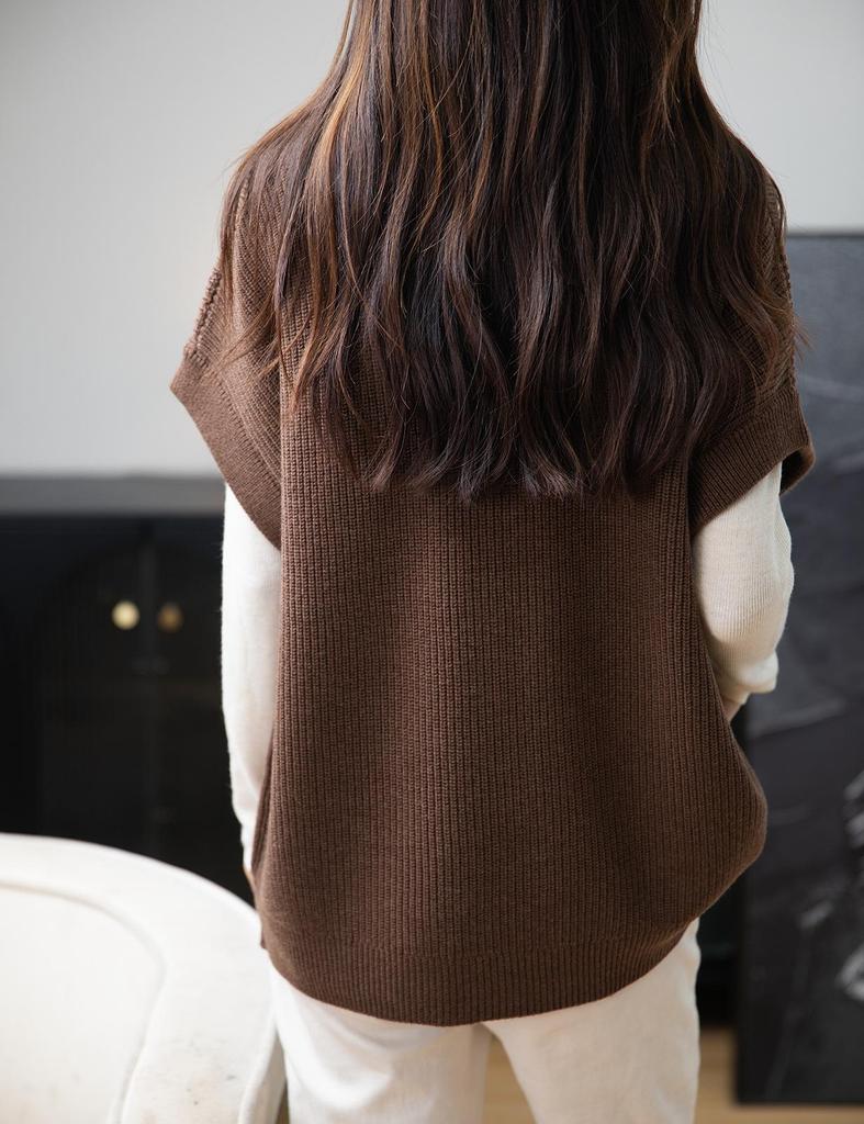Women's V-neck Ribbed Wool Sweater Vest - Sleeveless, Loose Fit for Autumn/Winter.
