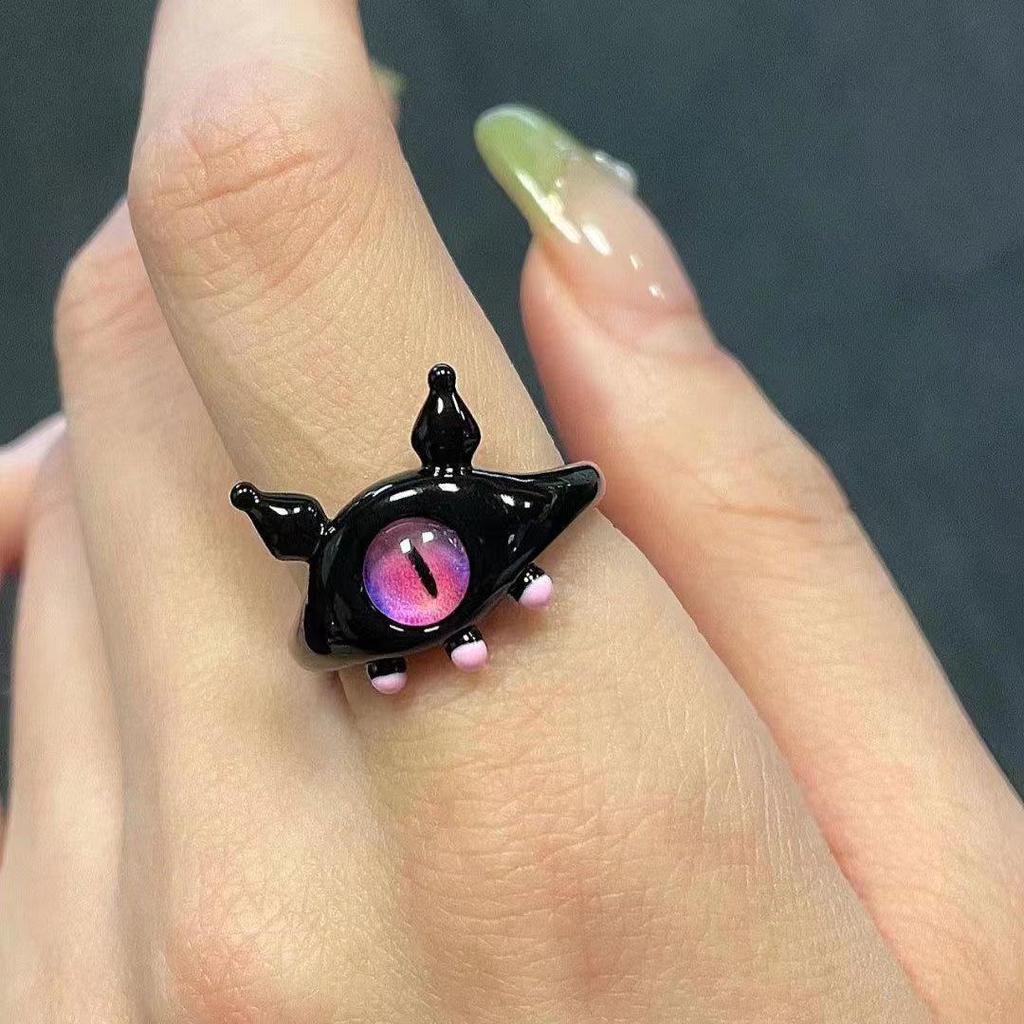 "Funny Black Cat Cartoon Ring - Big Eyes, Cute Gift for Girlfriends & Couples"