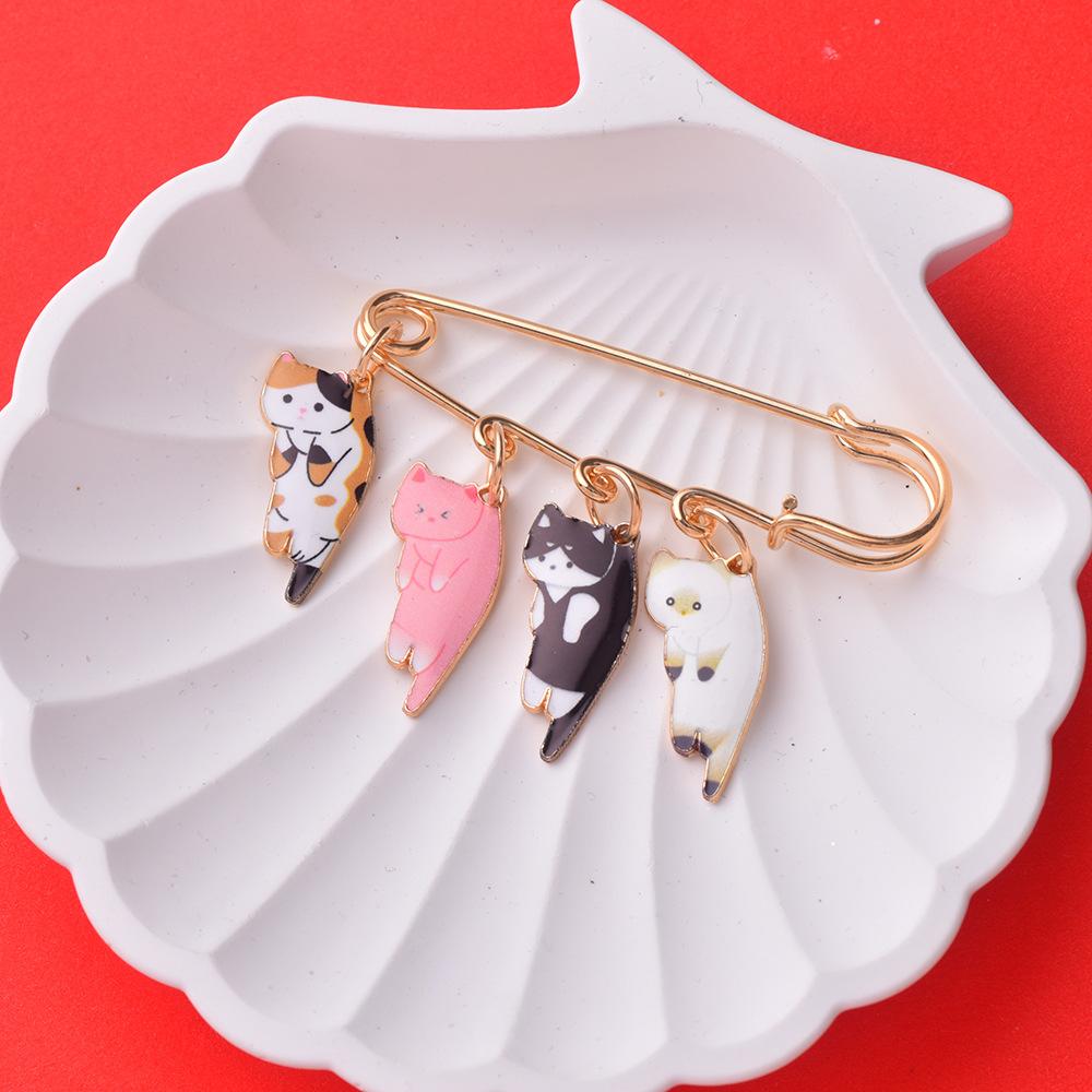 Kreativní brož s kovovým odznakem