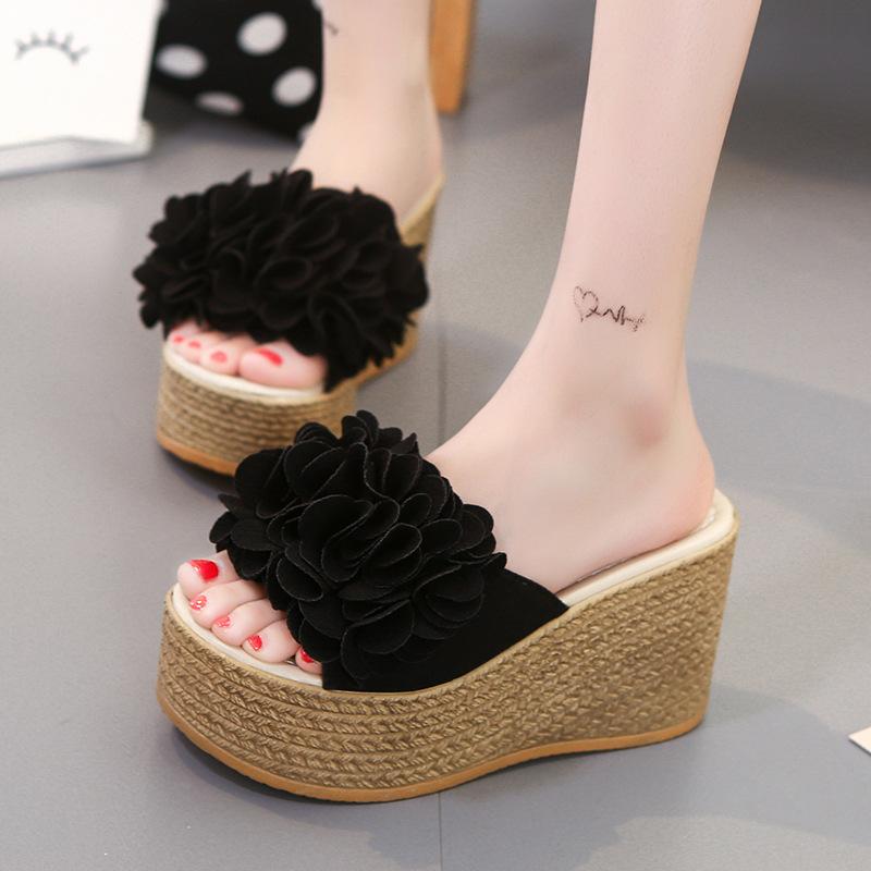Trendy Cool Slippers 2024 Summer Style Slope Heel Thick Bottom Anti Slip Bohemian Flower Comfortable Versatile Women's Slippers