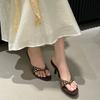 Fashion Fashion Metal Rivet Design Brand Slippers Women Comfort Round Toe Thin Heel Slide Sandals Summer Sexy Clip Toe Beach Flip-flops