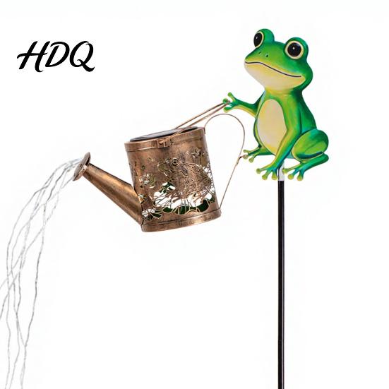 Metal Landscape Lighting Solar Frog Garden Stake Light Watering Can Shadow Projection Lamp with Waterfall Light LED Outdoor Yard Decor for