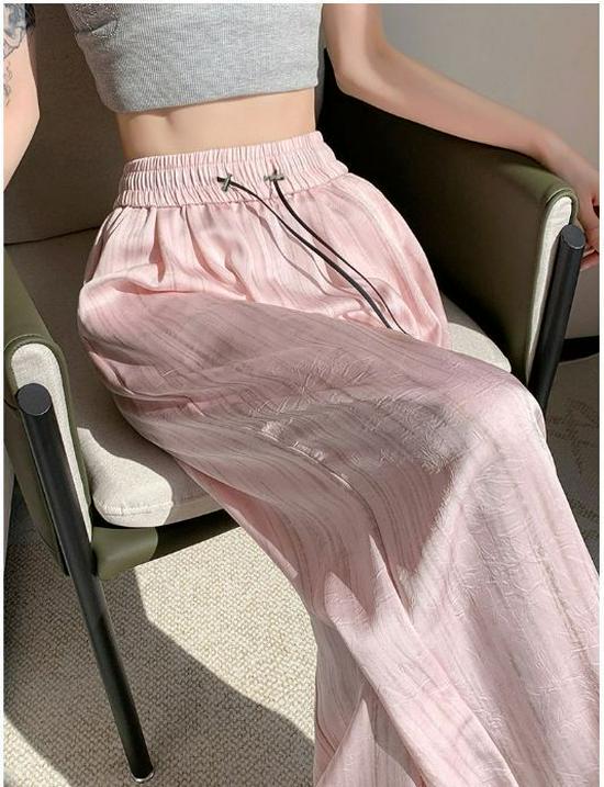 Pantaloni cu picior larg din mătase de gheață satinată cu imprimeu cerneală, stil subțire pentru vara 2025, design cool Yamamoto cu drapaj plisat.