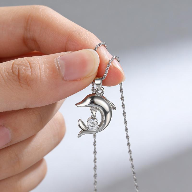 Cross-Border Fashion Dolphin Pendant Necklace for Women - Niche Design, Internet Celebrity Style, Sweet Collarbone Chain