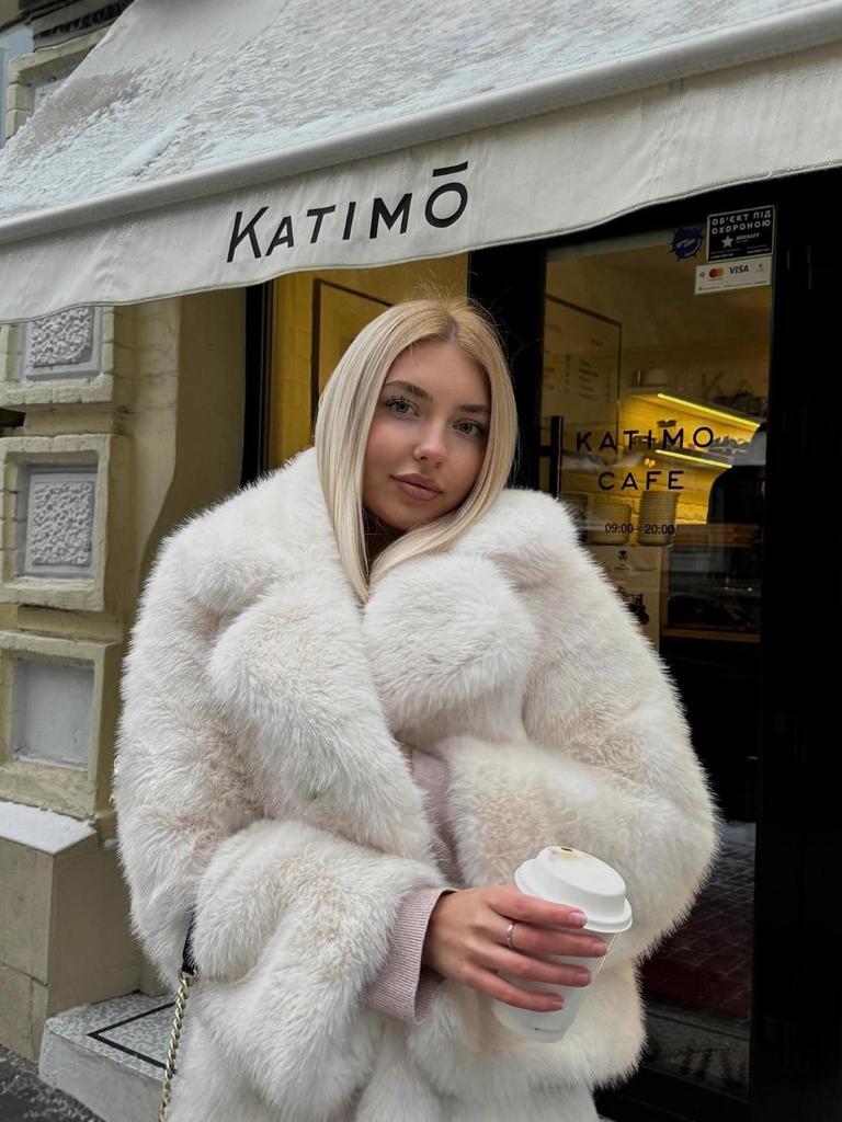 Damski zimowy płaszcz ze sztucznego futra lisa z kołnierzem garniturowym