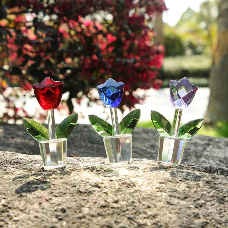 Captivating Crystal Tulips Sculpture Glass Miniature Flower Decorative Figurine Ornament for Valentines Day Gift Giving