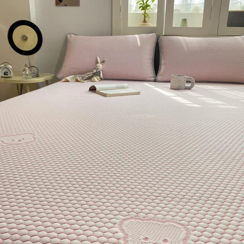 Hot New Product Ice Bean Jacquard Little Ice Bear Series Cold Mat with High Aesthetic Value Ice Bean Soft Mat Bed Sheet
