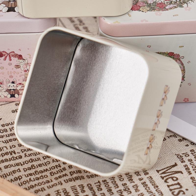 Candy Box Cartoon Bear Rabbit Pattern Good Sealing Vintage Gift Giving Portable Easter Cookie Gift Tins For Holiday