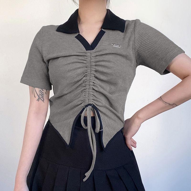 

Короткий тонкий топ для женщин, винтажный плиссированный топ с короткими рукавами и v-образным вырезом, летняя сексуальная футболка нестандартной формы, готический корейский укороченный топ XL серый