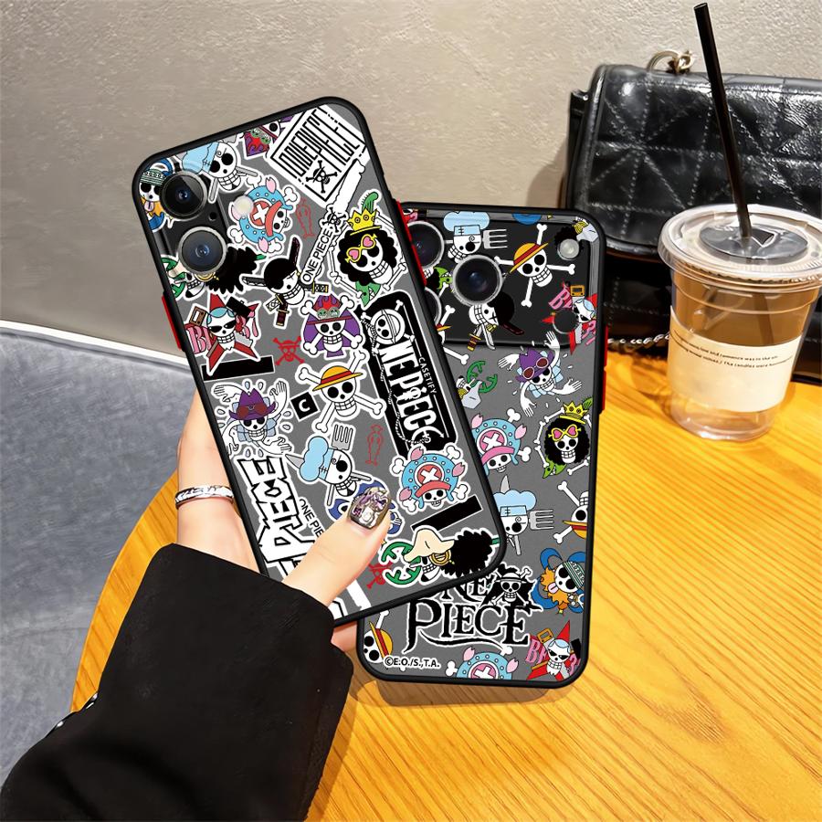 One Piece Logo Case for iPhone 17 Pro Max 12 14 13 Mini 16 Plus 15 Air 7 8 SE XS XR 11 Funda Back Phone Cover