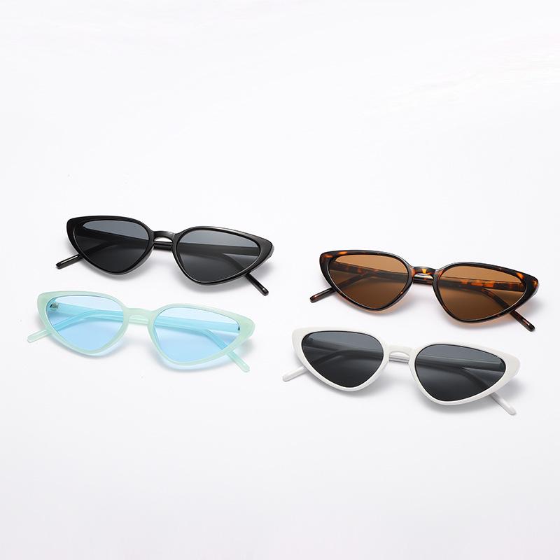 New personalized triangular cat eye sunglasses, men's and women's European and American trend small frame street sunglasses decorative glasses s