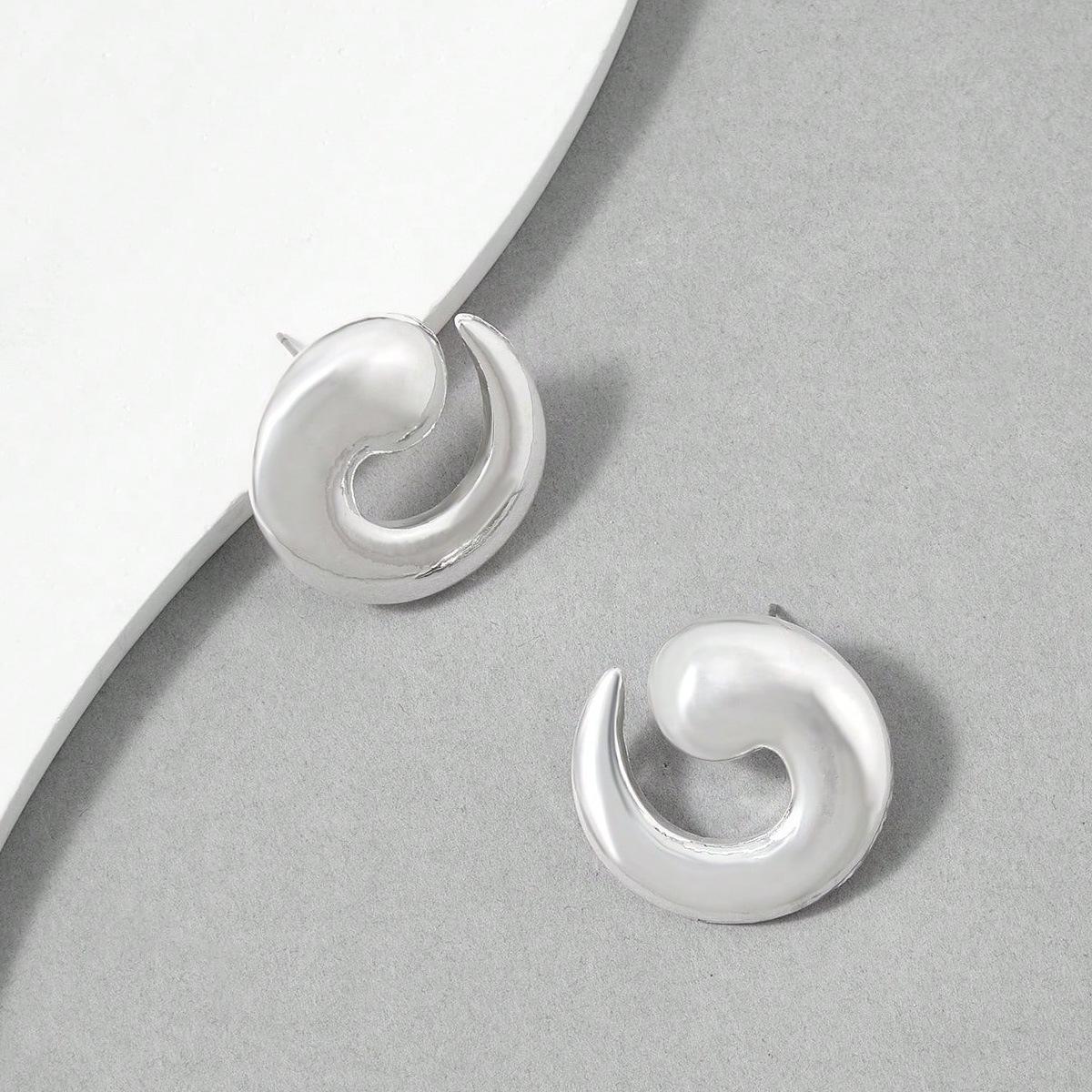European & American Niche Design Metal Vortex Earrings: Light Luxury, Unique, Cold, Indifferent Style Ear Studs серебряный