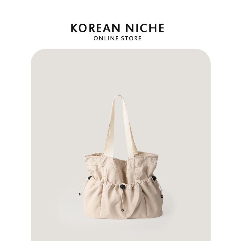 New Korean Style Minimalist Casual Shoulder Bag for Women with Large Capacity and Niche Design, Pleated Commuting Nylon Tote Bag