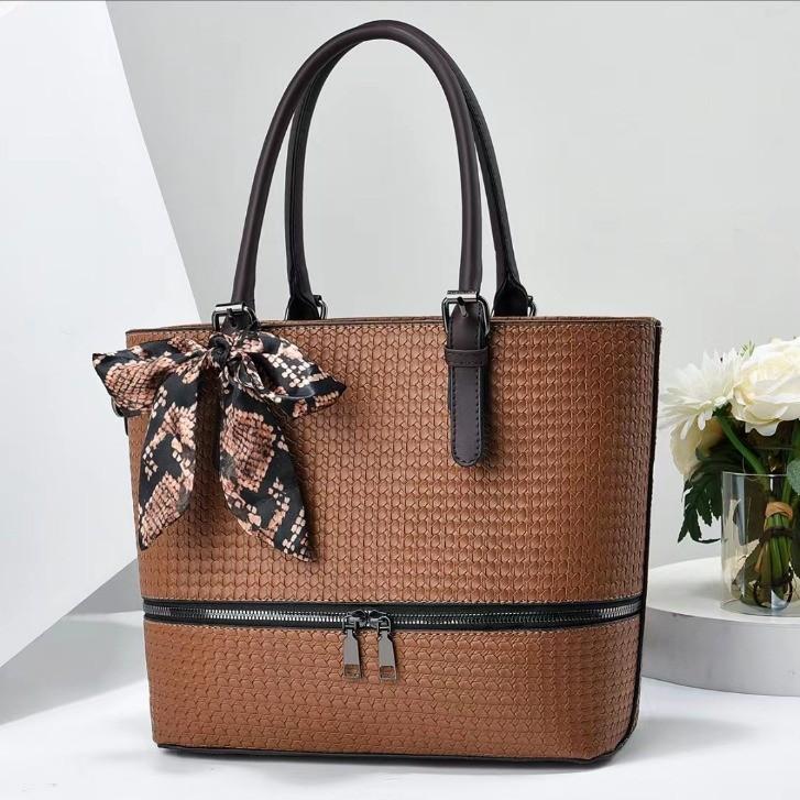 Trendy Women's Tote Bag For Autumn And Winter Stylish Shoulder Bag With Large Capacity