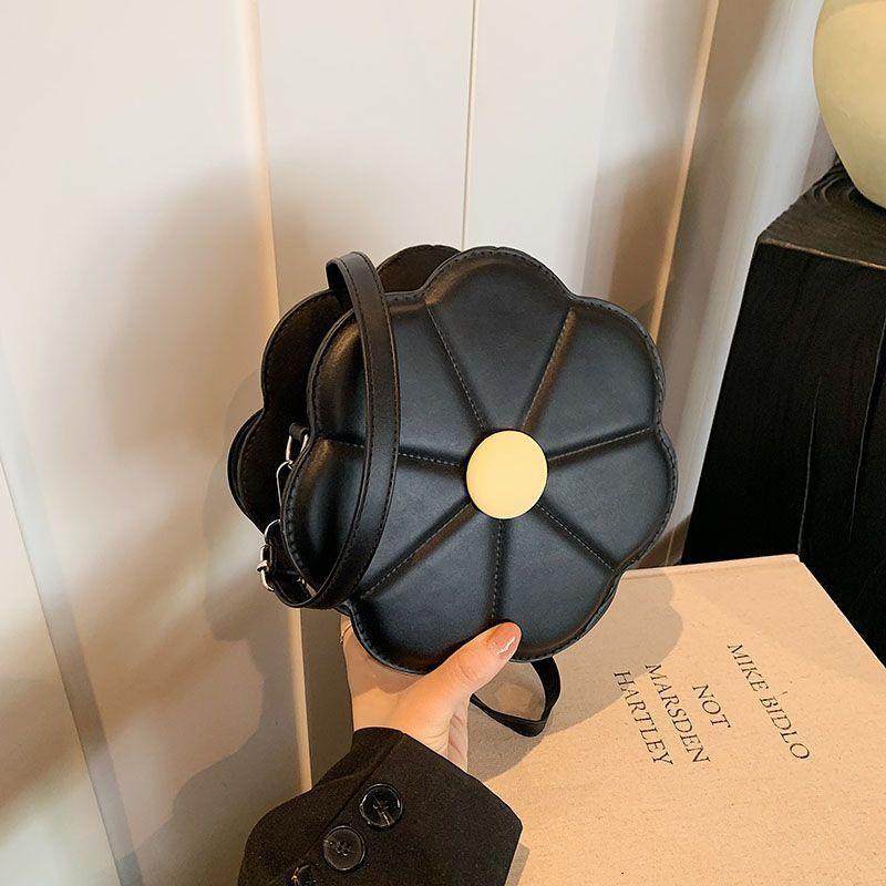Flower bag Korean version versatile sweet portable small bag versatile simple niche design shoulder messenger bag
