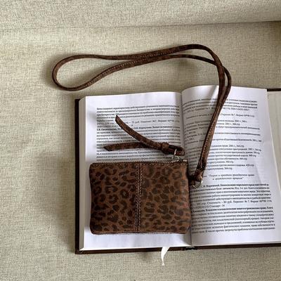 Mini torebka do zawieszenia na szyi Personalizowana modna torebka na szminkę i drobne monety z nadrukiem w panterkę Jesienna damska torebka na ramię z zamszu Mała kwadratowa torebka